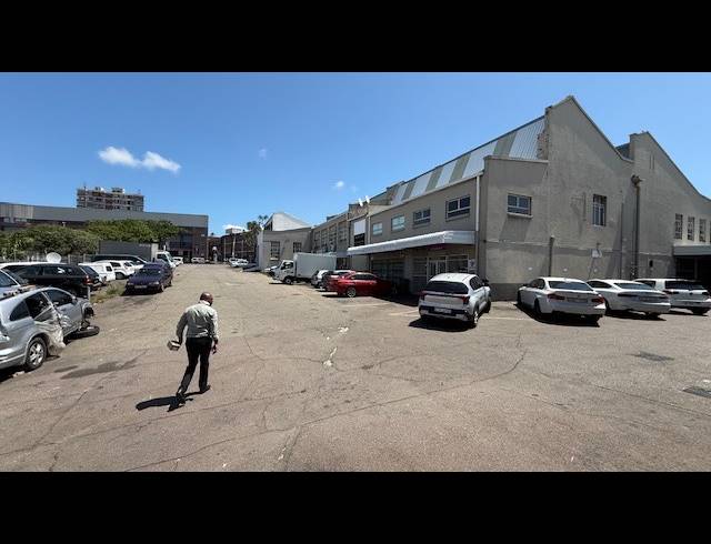 120M² STORAGE UNIT TO LET IN STAMFORD HILL